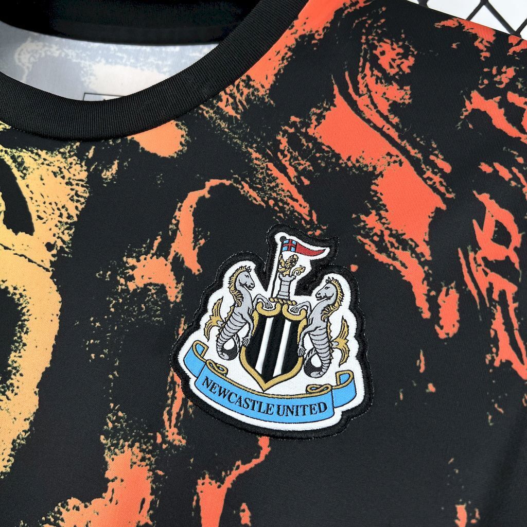 Newcastle United 202526 Pre-match Training Jersey