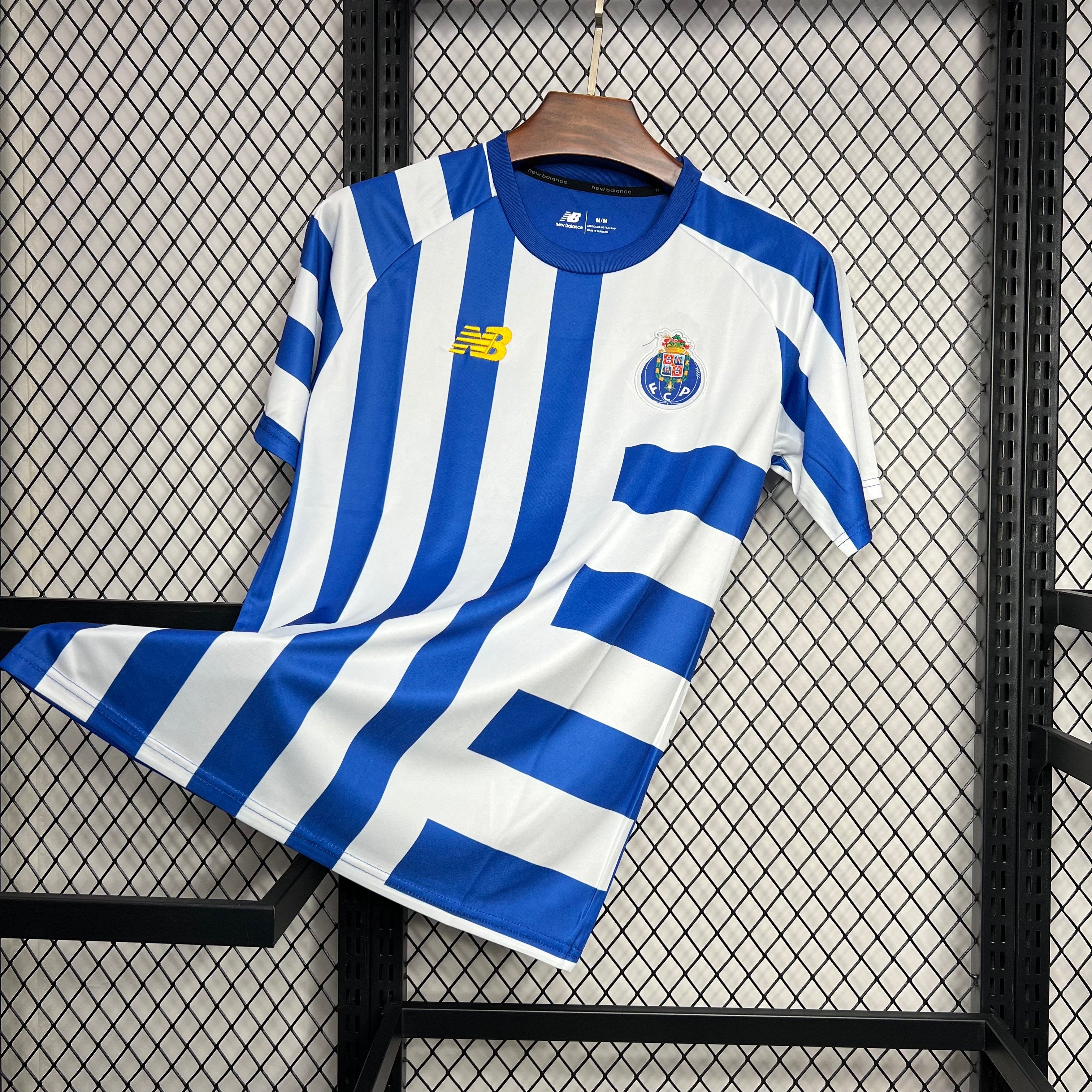 FC Porto 202425 Pre-match Training Jersey - Fronte