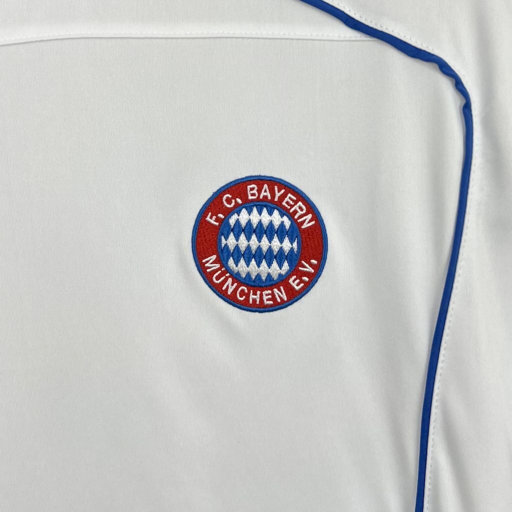Bayern Munich 202526 Leisure Jersey