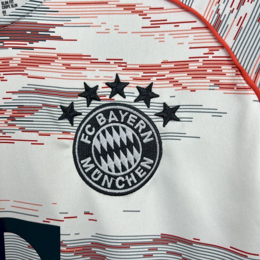 BAYERN AWAY 2526