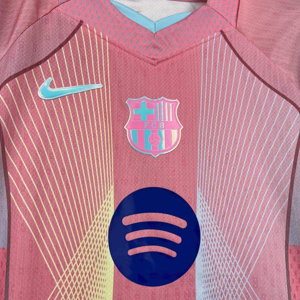 Barcelona 202526 Pink Special Edition Kids Kit
