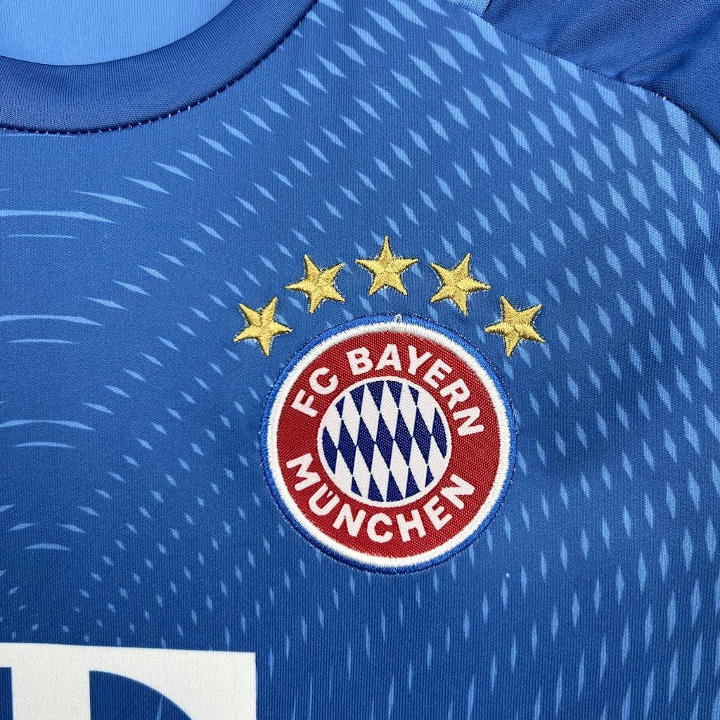 Bayern Munich 202526 Blue Goalkeeper Kids Kit