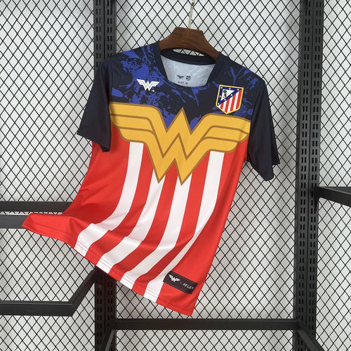 Atletico Madrid 202526 Fantasyt Wonder Woman Jersey - Fronte