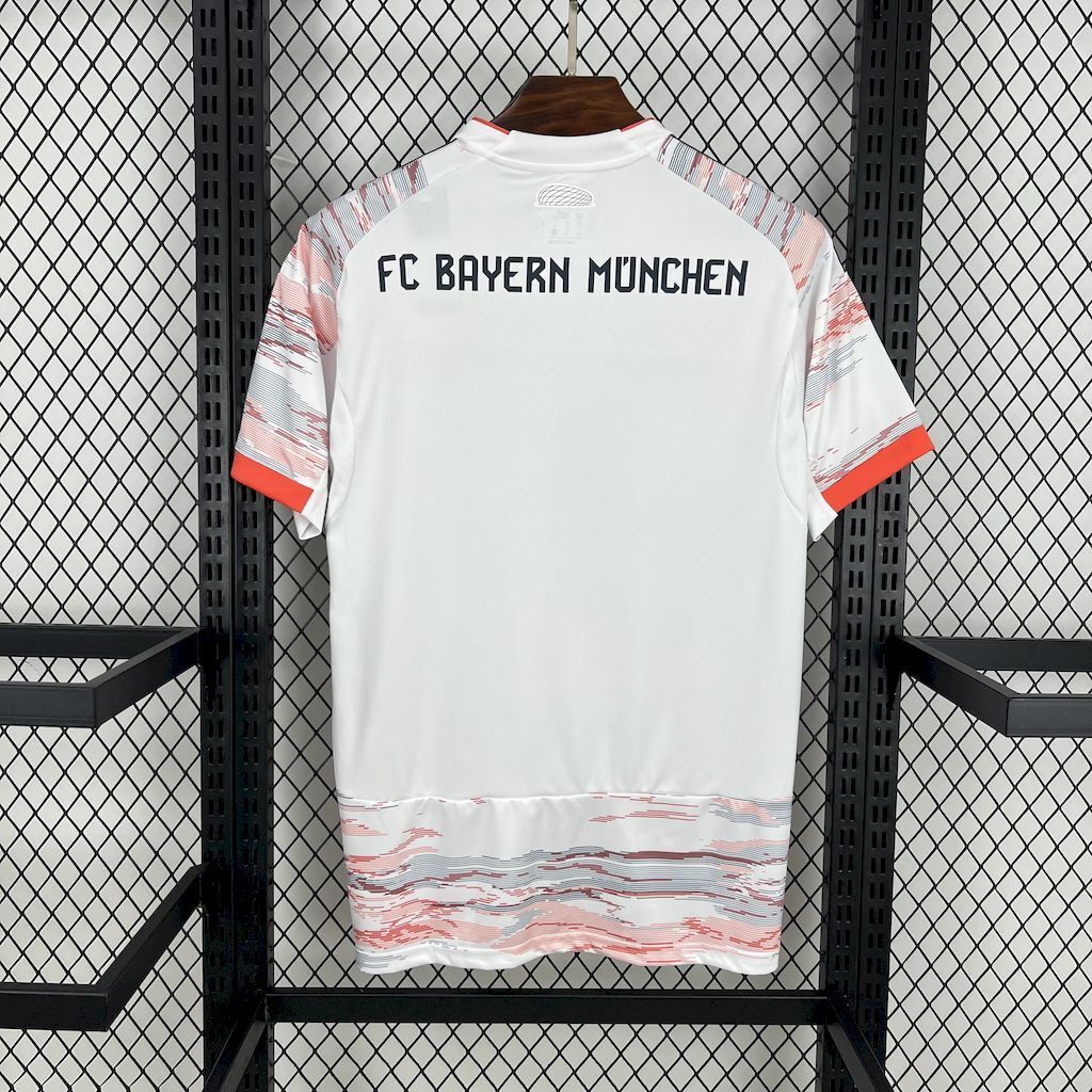 BAYERN AWAY 2526
