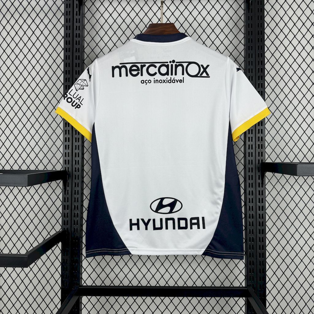 FC Famalicao 202425 Home Jersey - Dettaglio 1