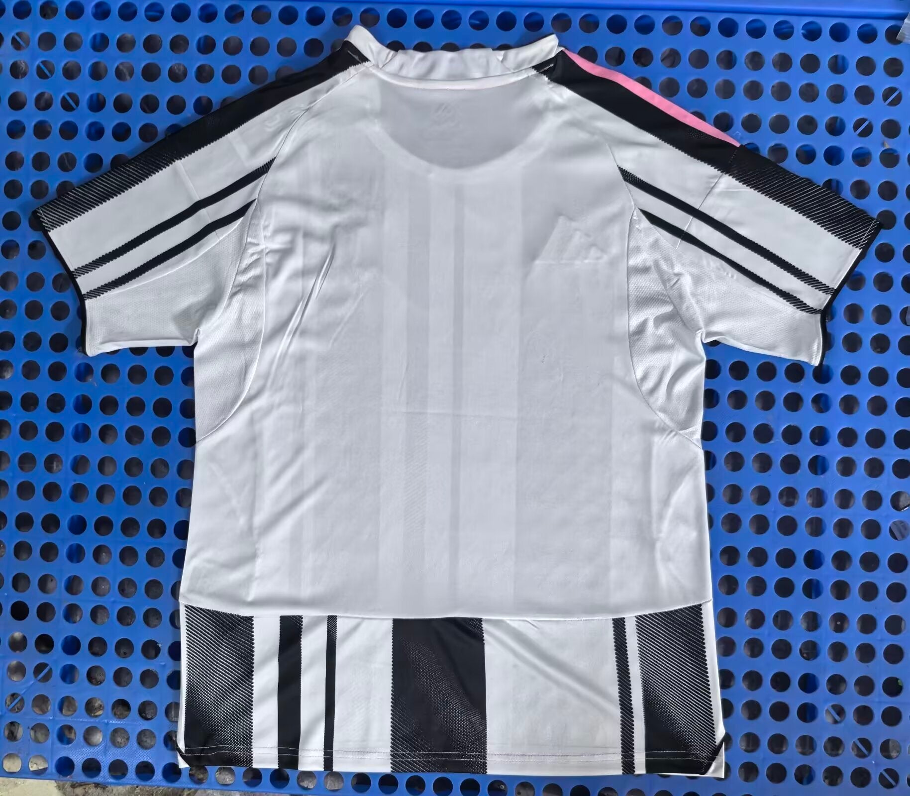 Juventus 2526 Home