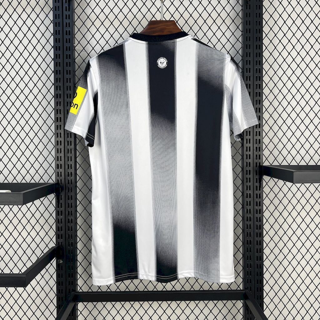 Newcastle United 202526 Home Jersey