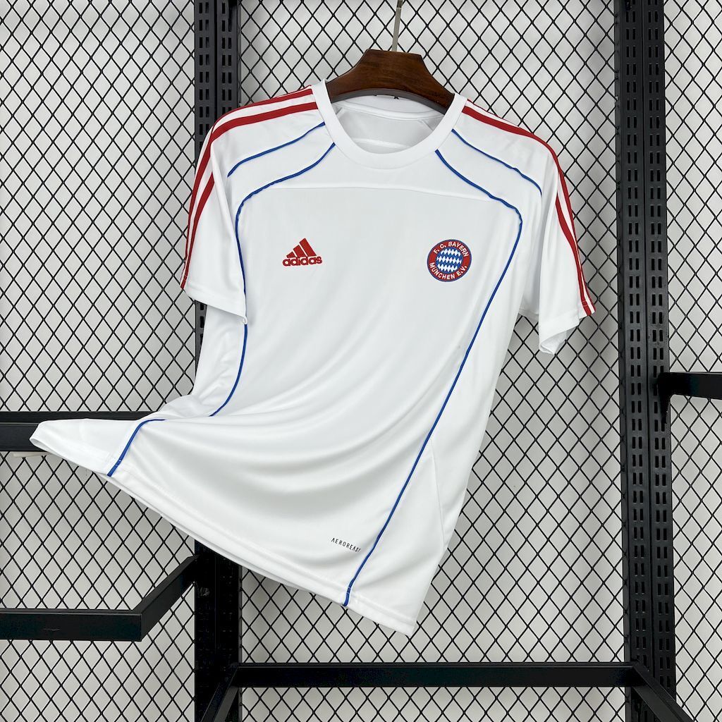 Bayern Munich 202526 Leisure Jersey