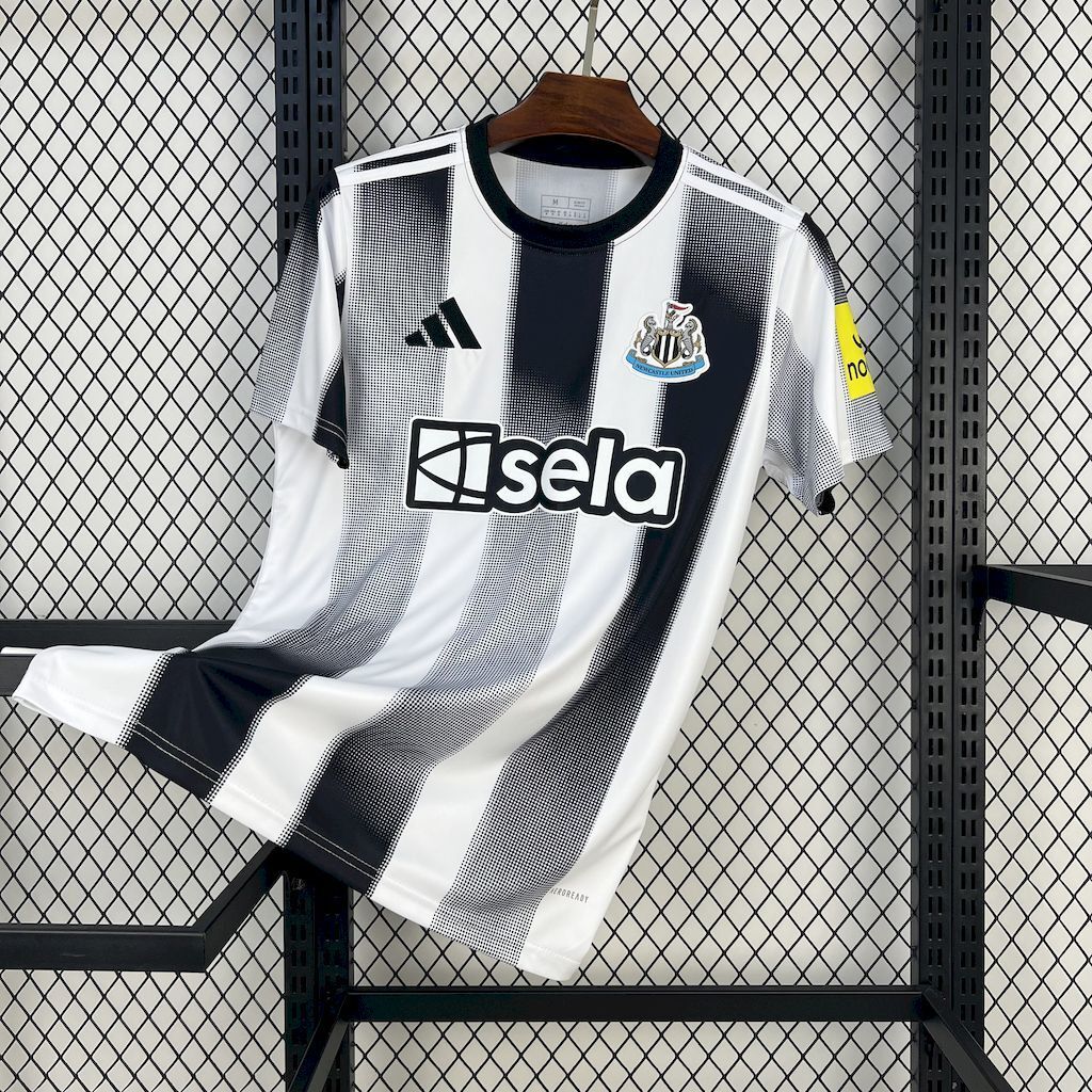 Newcastle United 202526 Home Jersey